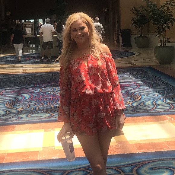 Off the shoulder romper - Picture 3 of 4